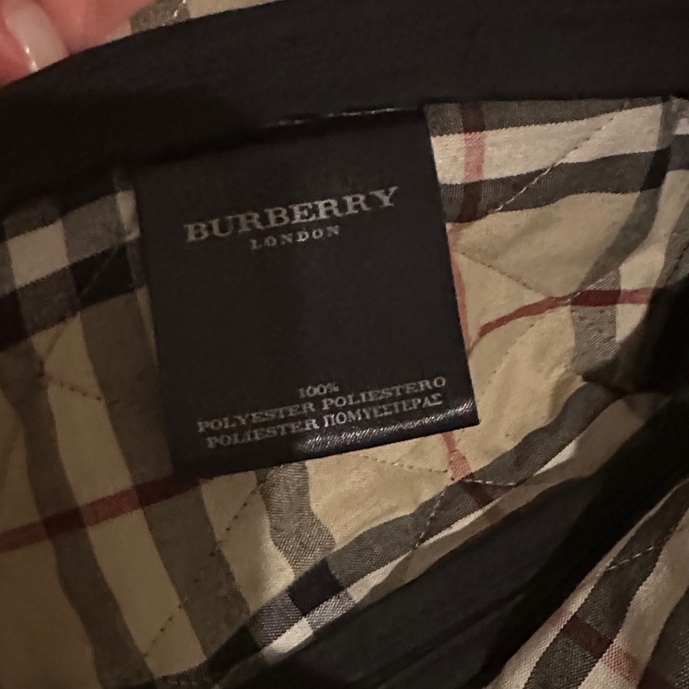Burberry Black Quilted Utility Jacket with Signature Check Lining - Picture 3 of 8
